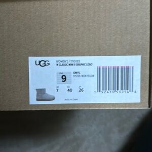 Women’s classic Mini ll Ugg’s